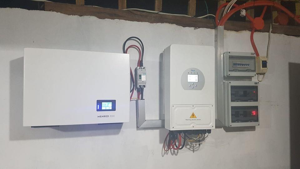 Deye 5kw Hybrid Inverter and MENRED ESS 6kwh lifepo battery